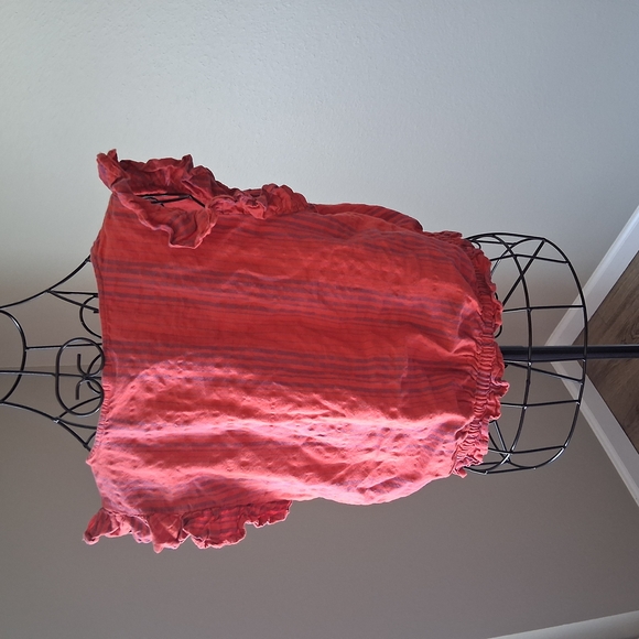 Red Ruffled Crop Top - Picture 4 of 4